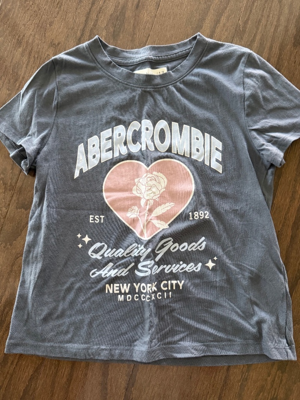 Girls Abercrombie tee size 9/10